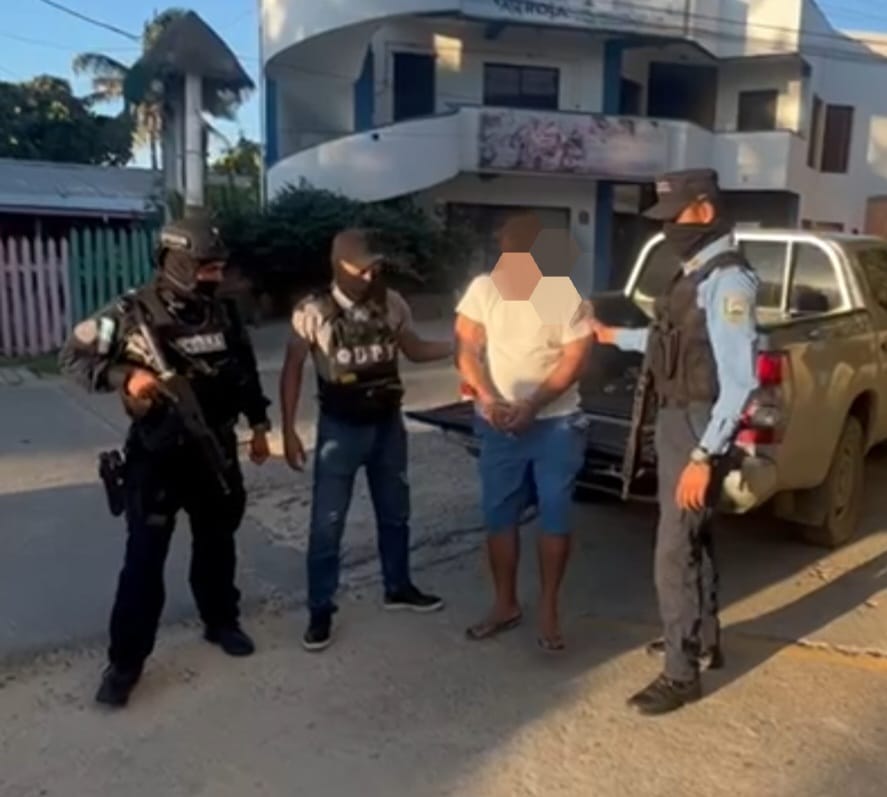 Arrestan a ciudadano británico por tráfico de droga en Islas de la Bahía Arrestan a ciudadano británico por tráfico de droga en Islas de la Bahía