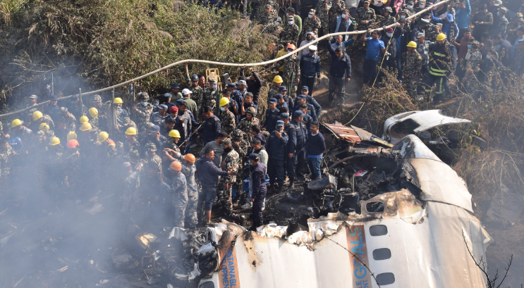 Encuentran las cajas negras del avión estrellado en Nepal Encuentran las cajas negras del avión estrellado en Nepal