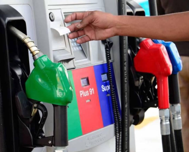 Precios de los combustibles sufrirán fuerte aumento a partir del lunes