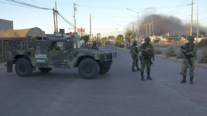 México suma 29 muertos en jornada violenta tras detención de Ovidio Guzmán México suma 29 muertos en jornada violenta tras detención de Ovidio Guzmán