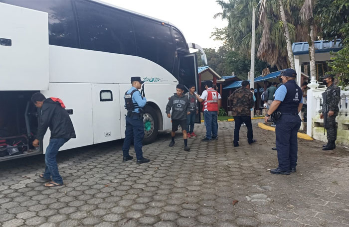 22 migrantes hondureños procedentes de México llegan a Corinto 22 migrantes hondureños procedentes de México llegan a Corinto