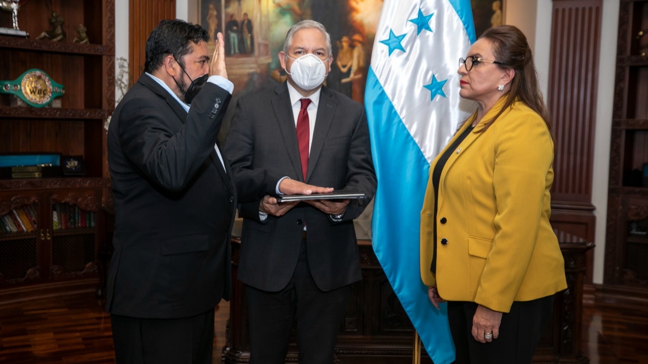 Roberto Quesada nuevo embajador representante de Honduras ante la OEA Roberto Quesada nuevo embajador representante de Honduras ante la OEA