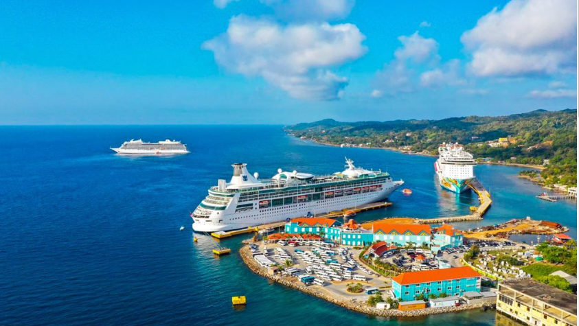 Turismo se reactiva con la llegada de cruceros a Islas de la Bahía