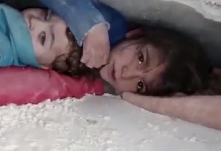 ¡Imágenes Desgarradoras! Niñas bajo los escombros tras terremoto en Siria: «Si nos rescatas seremos tus esclavas»