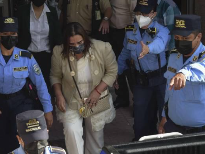 Sala de lo Penal decreta arresto domiciliario para exprimera dama Rosa Elena