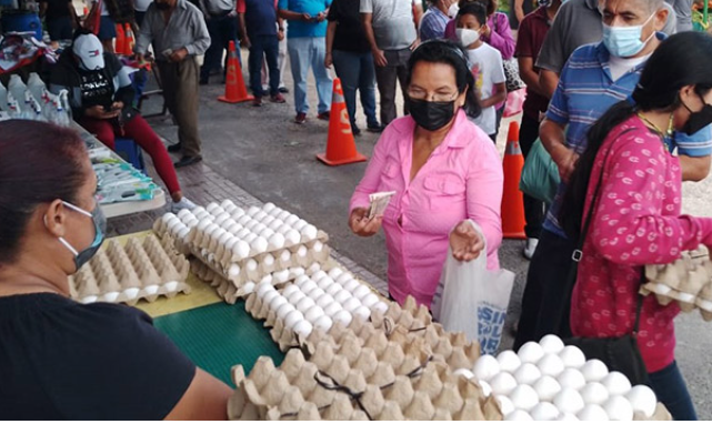 Gobierno fija precio del cartón de huevos a 130 lempiras, hasta el 31 de marzo del año en curso
