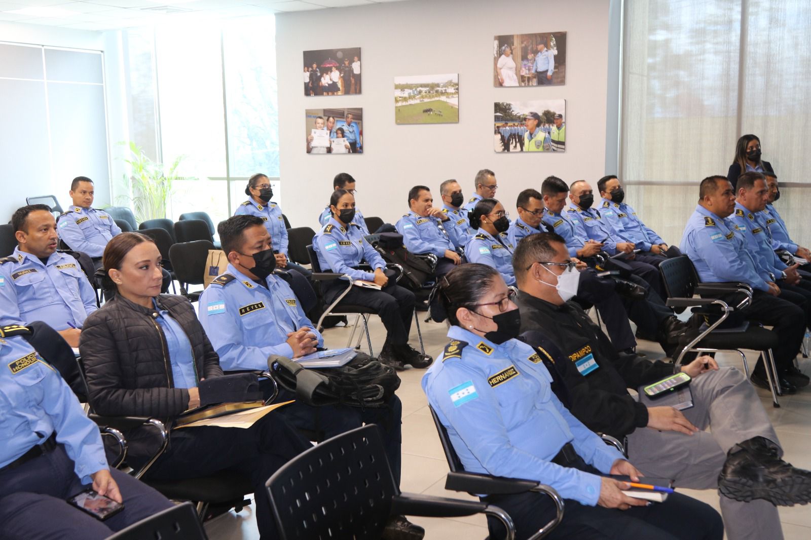 Policía Nacional juramentó a señores oficiales para conformar terna evaluadora para pruebas físicas Policía Nacional juramentó a señores oficiales para conformar terna evaluadora para pruebas físicas