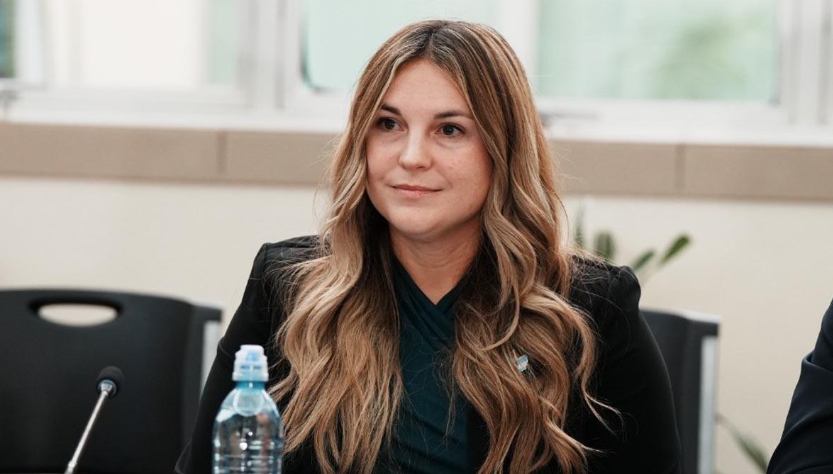 Sector privado y asesora de Kamala Harris se reúnen en SPS para tratar temas económicos