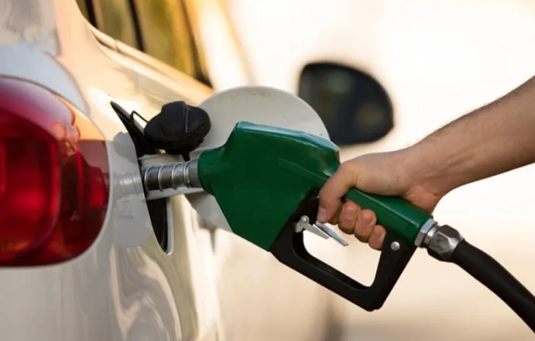 Precios de los combustibles sufrirán nuevo aumento a partir del lunes