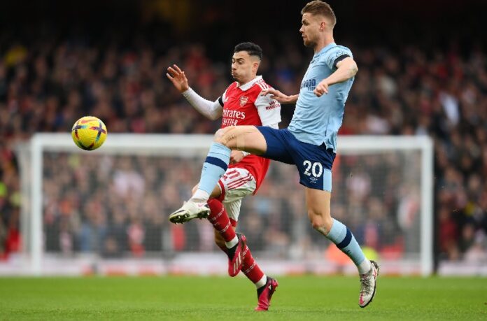 El Arsenal empata y complica sus aspiraciones por el titulo El Arsenal empata y complica sus aspiraciones por el titulo