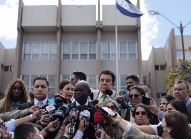 PSH propone nómina de 15 magistrados a la CSJ PSH propone nómina de 15 magistrados a la CSJ