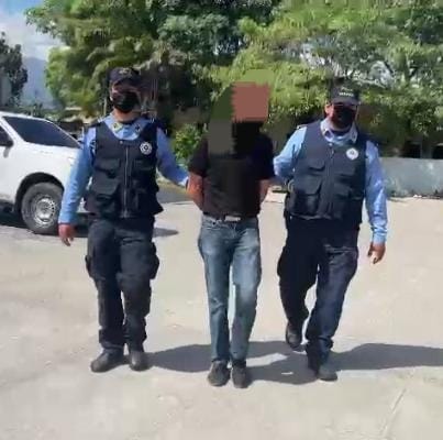 Agentes de la DPI capturan ciudadano por el supuesto robo de medio millón de lempiras