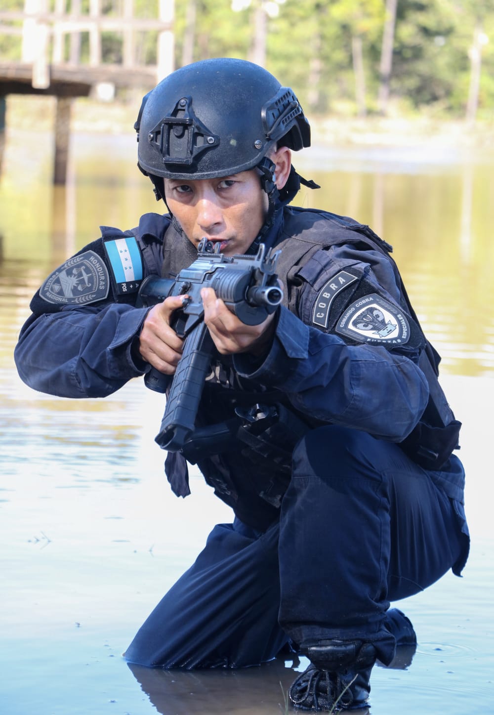 El influencer Shin Fujiyama se convierte en el primer Comando Cobra Honorario en Honduras tras cinco días de entrenamiento