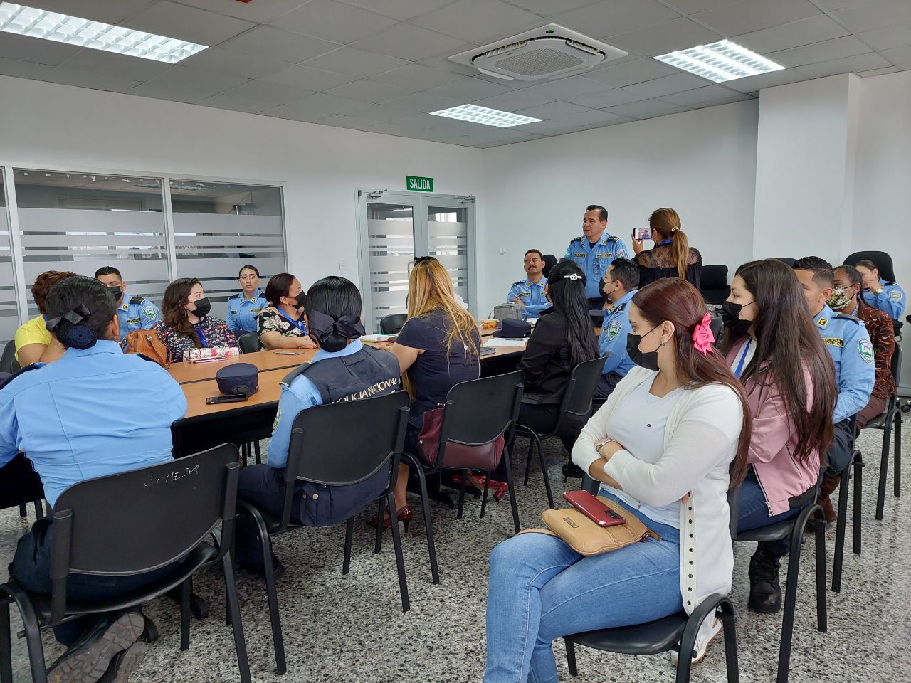 Funcionarios de prevención son capacitados en tema de Derechos Humanos sobre atención a menores infractores Funcionarios de prevención son capacitados en tema de Derechos Humanos sobre atención a menores infractores