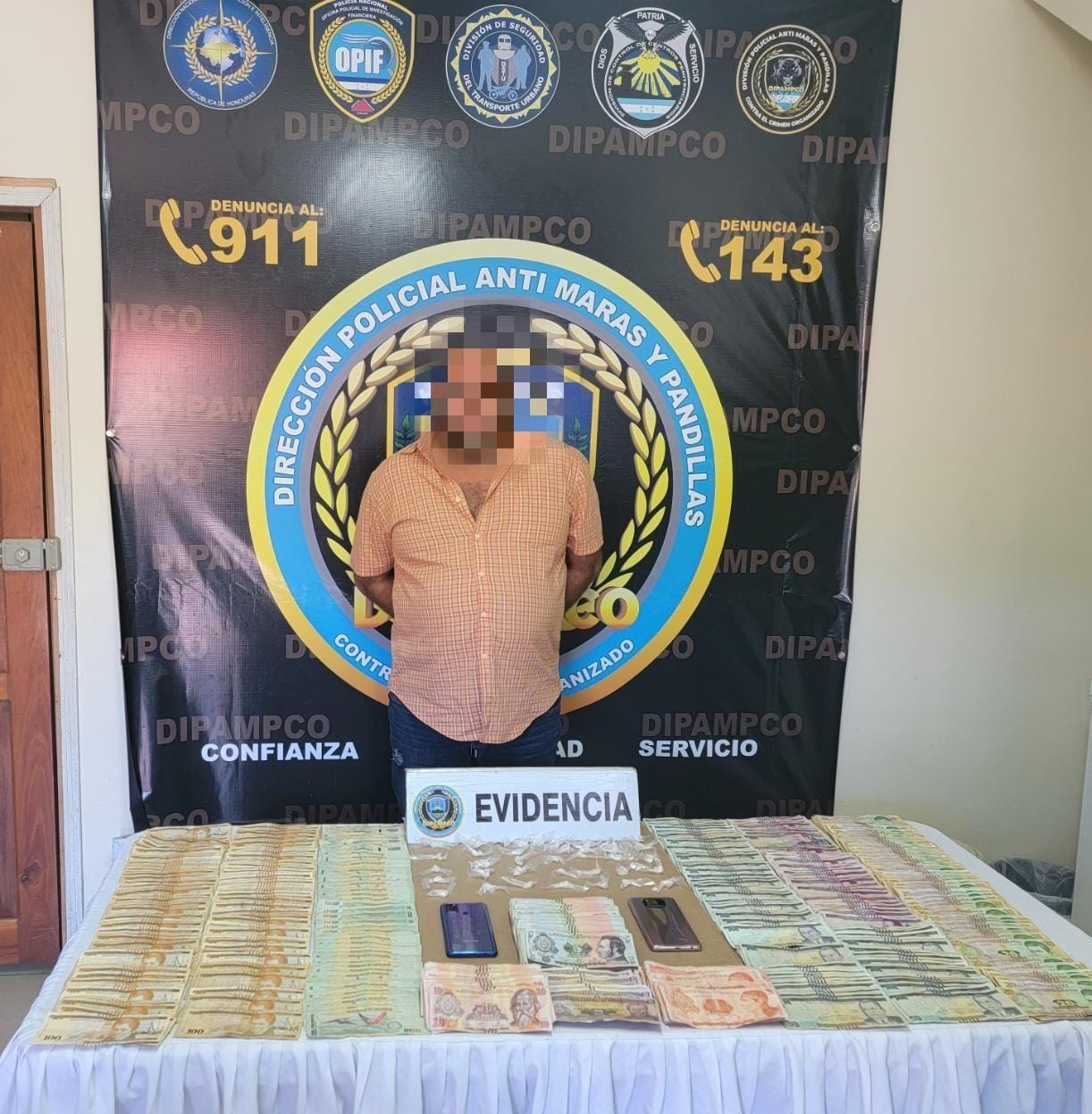 Tras allanamiento policías capturan albañil con fuerte cantidad de dinero y droga en Copán