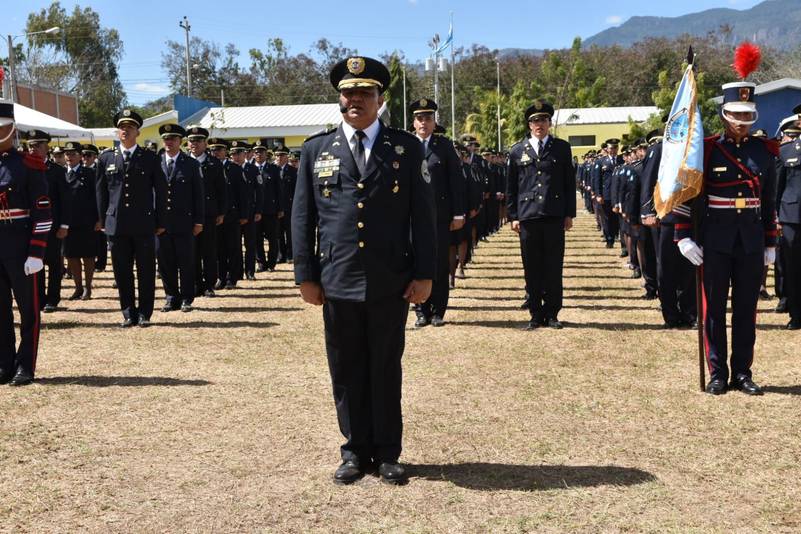 Policía Nacional asciende 566 profesionales universitarios al grado de Sub Inspector Auxiliar Policía Nacional asciende 566 profesionales universitarios al grado de Sub Inspector Auxiliar