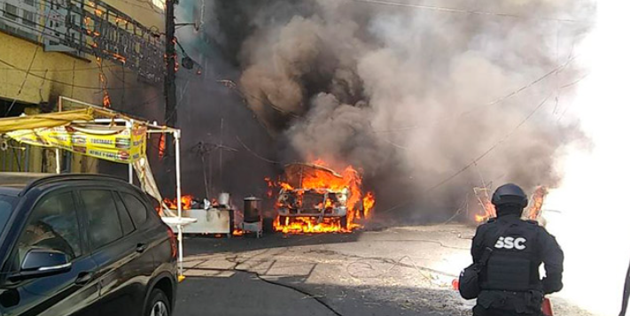 Muertos y heridos deja explosión de una pipa en centro de México