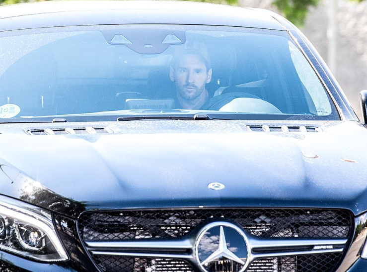 VIDEO: Una familia se encuentra a Messi en una autopista de Buenos Aires y su reacción desata la locura