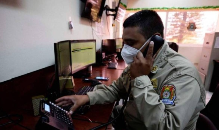 Cuerpo de Bomberos habilitan líneas de emergencia ante falta de atención en el 911