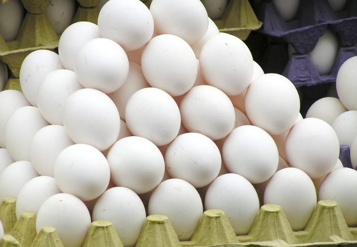 En SPS baja cinco lempiras el precio del cartón de huevos