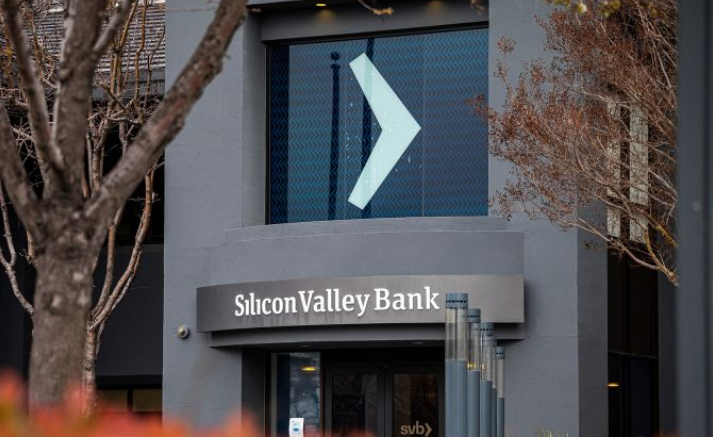 La quiebra de bancos en EEUU desata el pánico La quiebra de bancos en EEUU desata el pánico