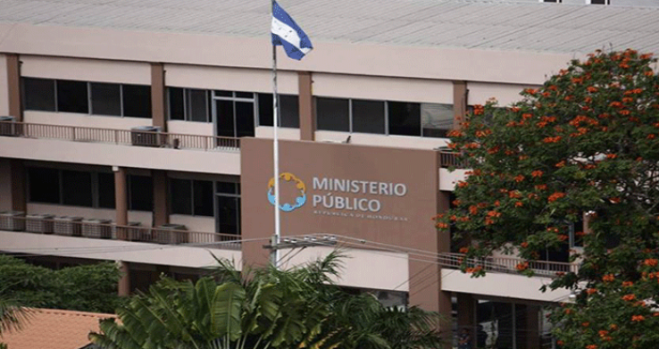 Equipos fiscales atienden en instalaciones de la DPI en la colonia Kennedy