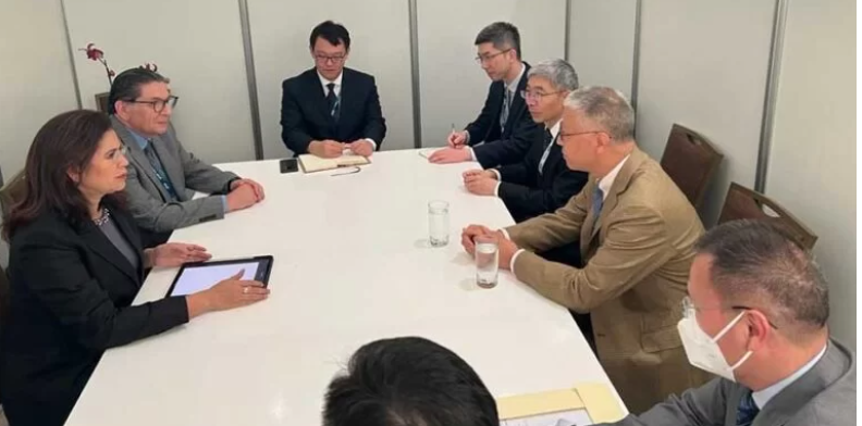 Rixi Moncada se reúne con funcionarios de China en Panamá para tratar asuntos financieros