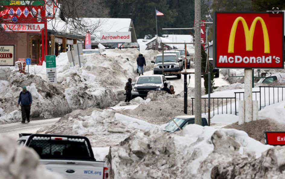 Al menos 12 personas han muerto en las masivas nevadas en las montañas de California
