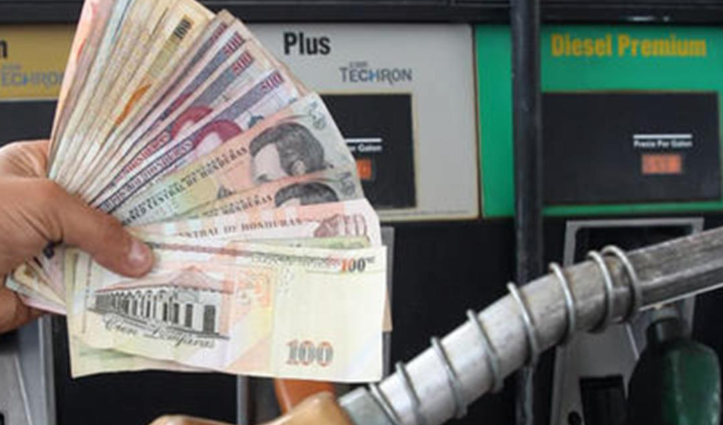 Leves rebajas a los precios de los carburantes se registran para este lunes