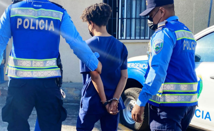 Joven es enviado a la cárcel de El Porvenir con detención judicial por muerte de mujeres en accidente de Los Laureles Joven es enviado a la cárcel de El Porvenir con detención judicial por muerte de mujeres en accidente de Los Laureles