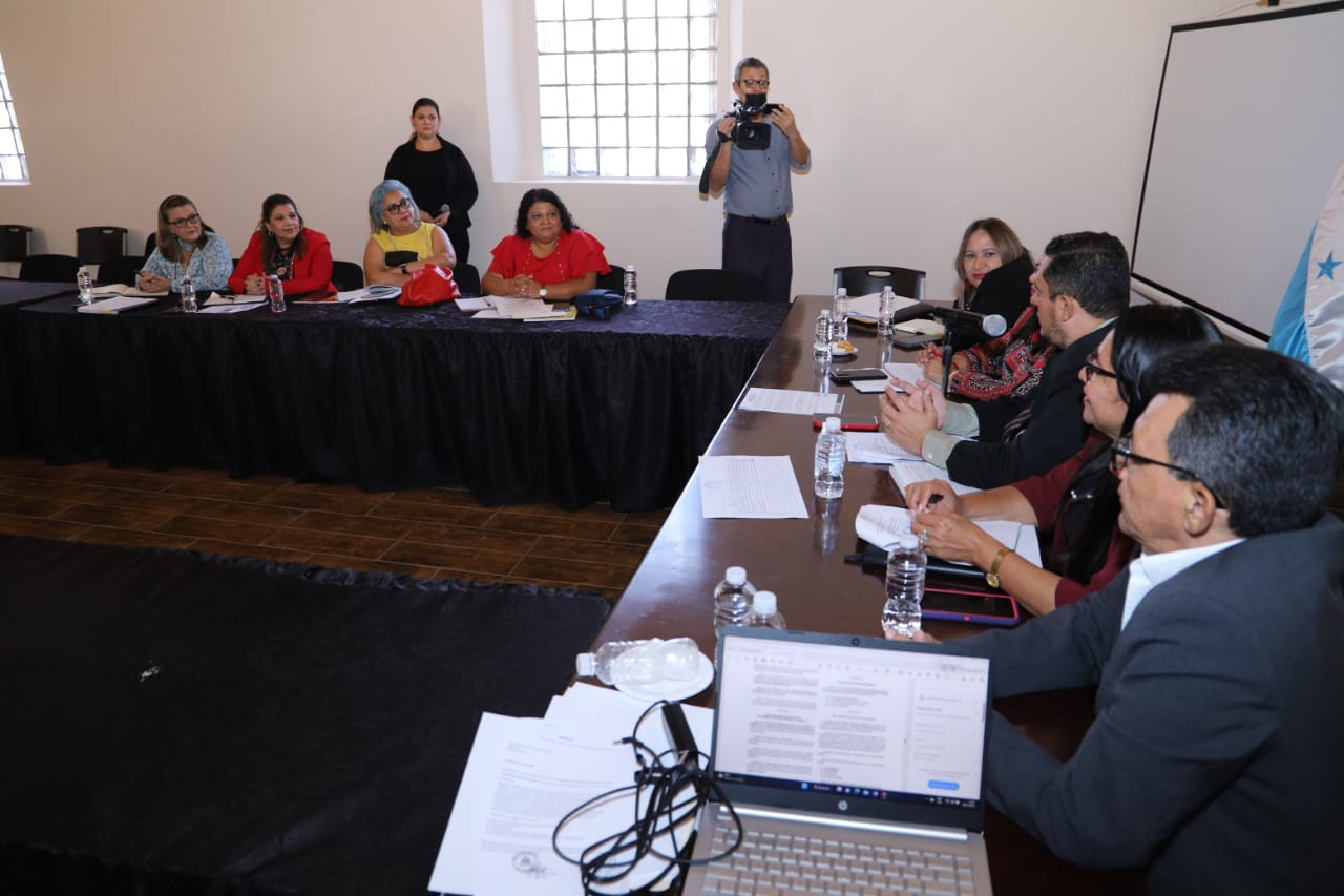 CN y Colprosumah socializan las reformas a la Ley del Colegio Profesional Superación Magisterial Hondureño CN y Colprosumah socializan las reformas a la Ley del Colegio Profesional Superación Magisterial Hondureño