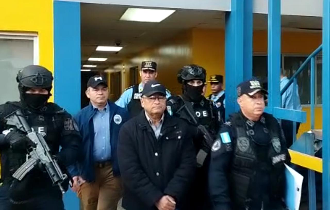 Bajo fuerte resguardo policial extraditarán al ciudadano Midence Oquely Martinez Turcios Bajo fuerte resguardo policial extraditarán al ciudadano Midence Oquely Martinez Turcios