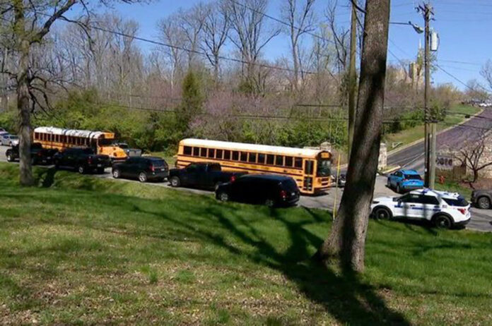 Tres menores muertos por un tiroteo en un colegio de EEUU