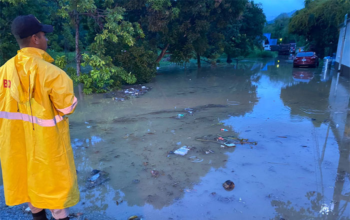 Calles inundadas por lluvias en 0moa