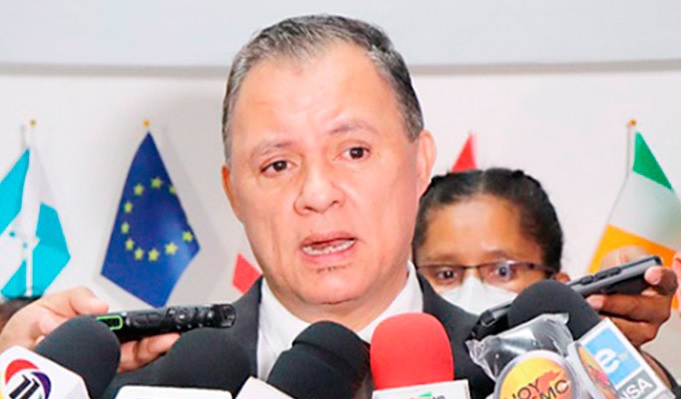 Honduras estudiará el caso de becarios en Taiwán