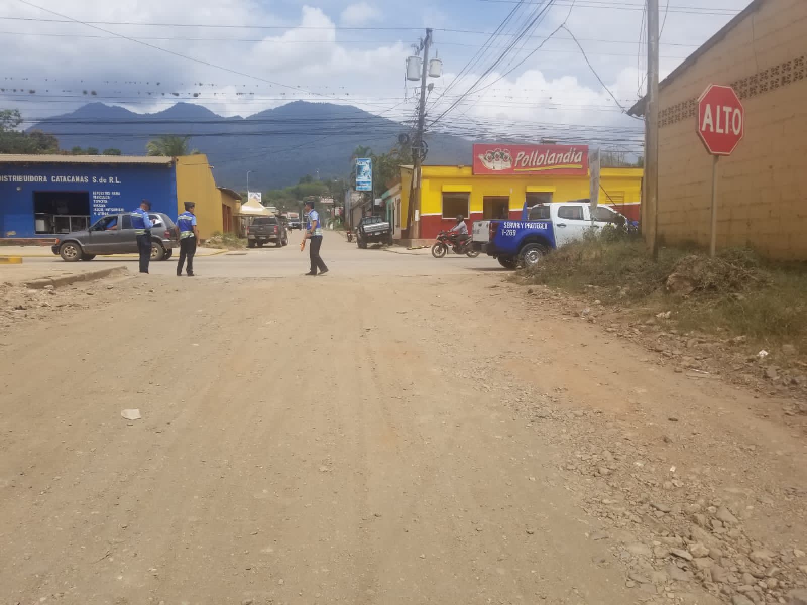 Autoridades de la DNVT realizan estudio vial en la ciudad de Catacamas Autoridades de la DNVT realizan estudio vial en la ciudad de Catacamas