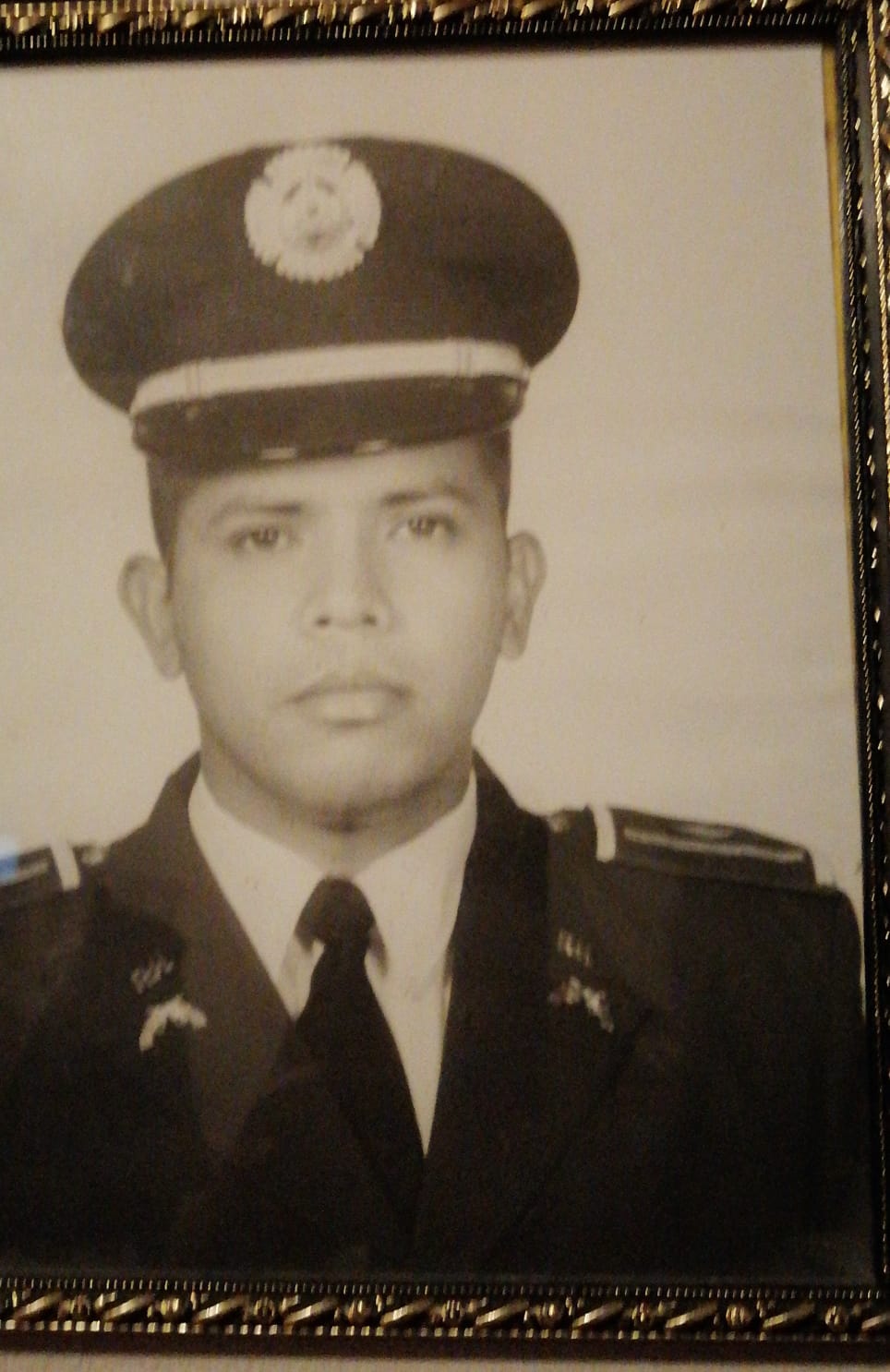 Subcomisario, Obdulio Herrera: “El deber del policía es salvaguardar a la ciudadanía, por eso sigo adelante por amor a la profesión” Subcomisario, Obdulio Herrera: “El deber del policía es salvaguardar a la ciudadanía, por eso sigo adelante por amor a la profesión”