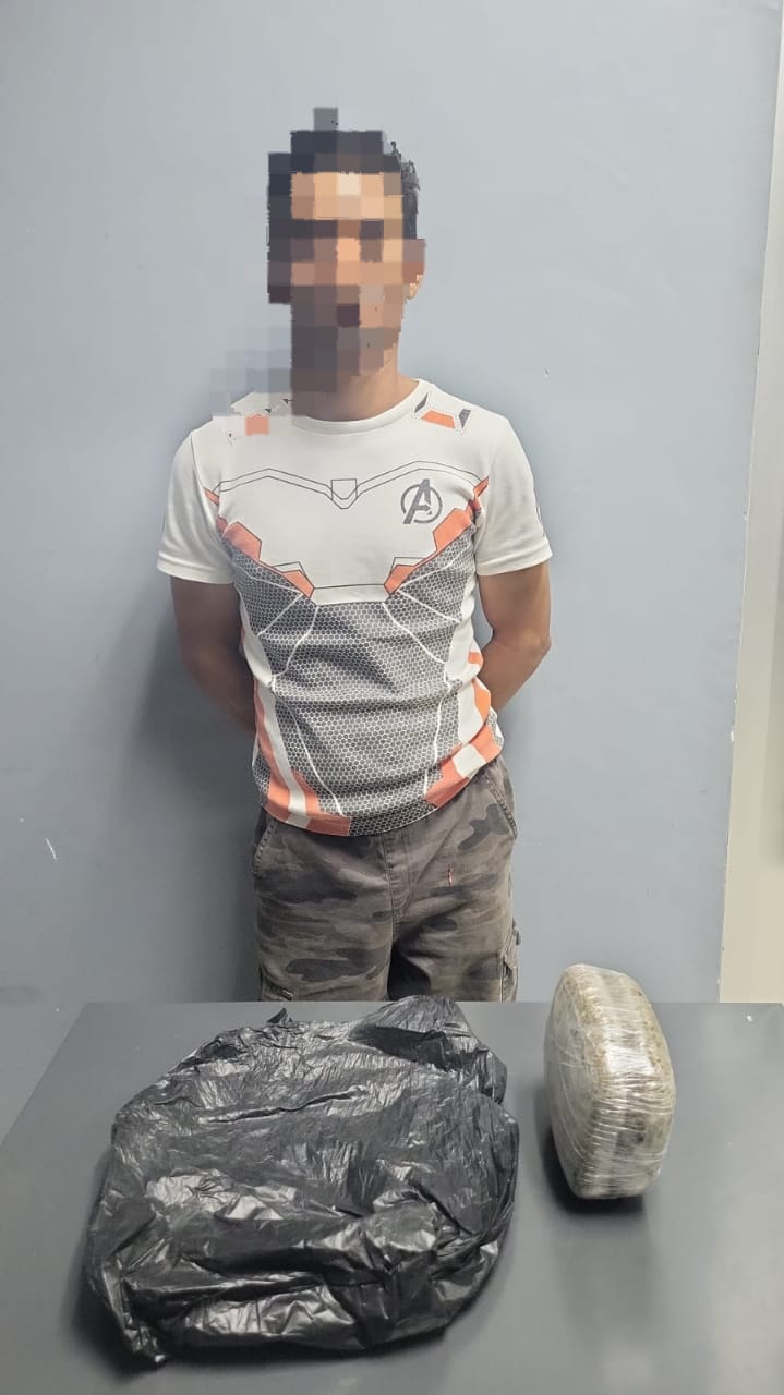 Agentes de la UDEP-16 arrestan a sujeto por el delito de tráfico de drogas en Santa Bárbara Agentes de la UDEP-16 arrestan a sujeto por el delito de tráfico de drogas en Santa Bárbara