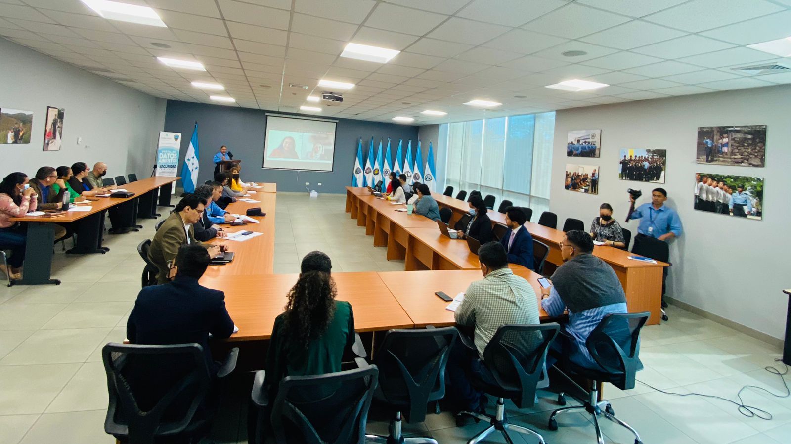 La Subsecretaria en Asuntos Policiales impulsa la Implementación del Marco Estadístico para la Clasificación de Homicidios de Mujeres y Niñas La Subsecretaria en Asuntos Policiales impulsa la Implementación del Marco Estadístico para la Clasificación de Homicidios de Mujeres y Niñas