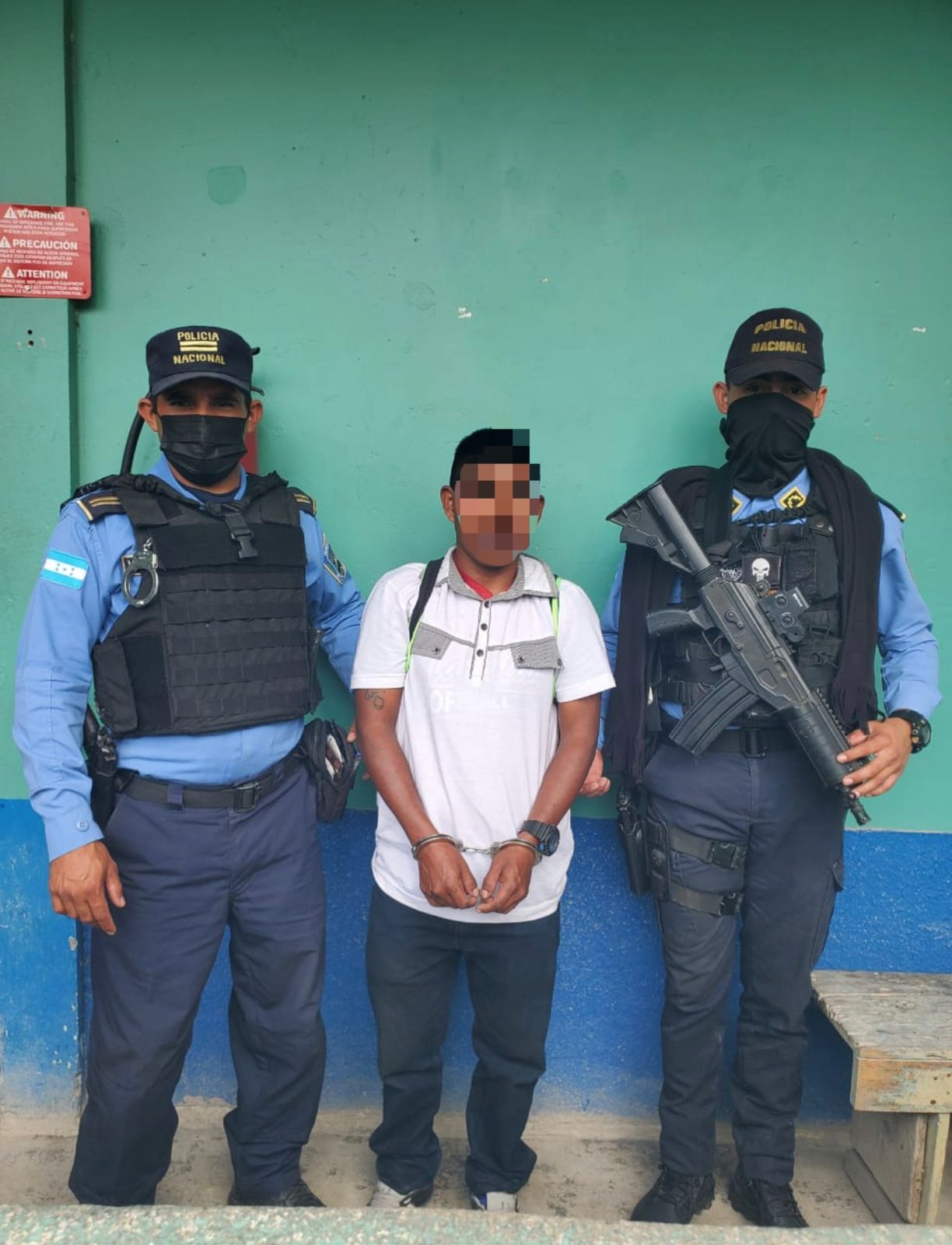 Funcionarios policiales arrestan a supuesto responsable del delito de violación