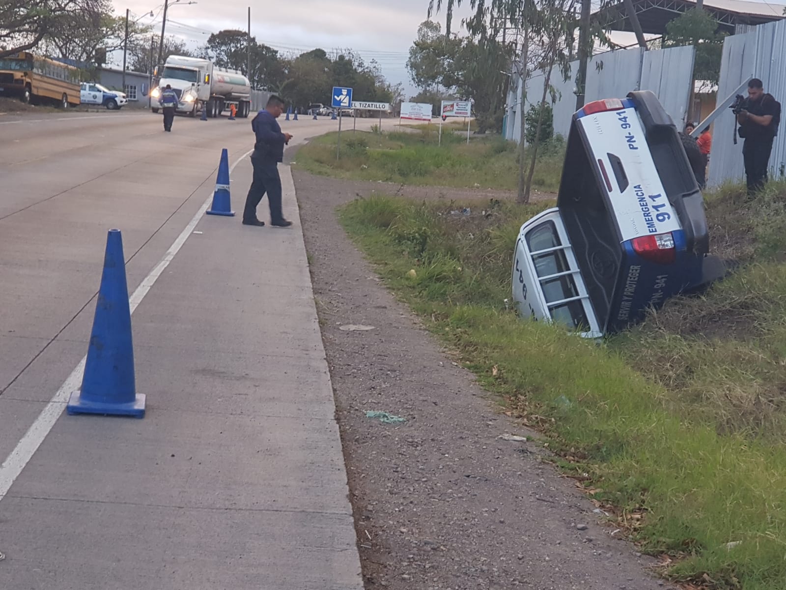 Patrulla Policial sufre accidente tránsito a consecuencia de un semoviente