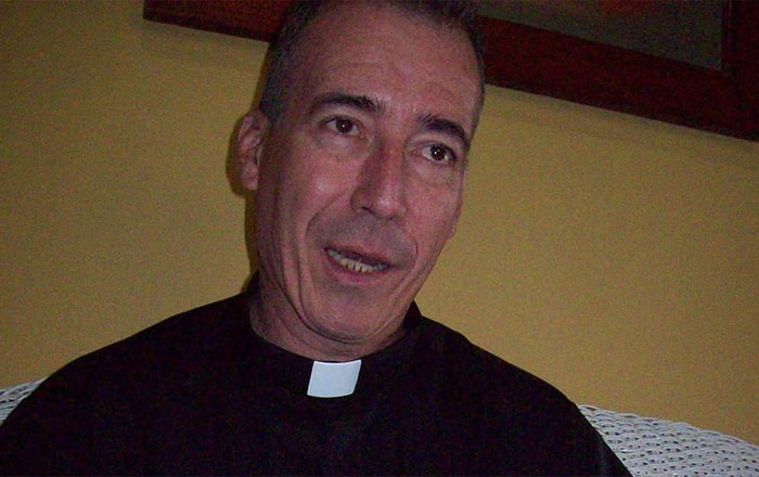 Nicaragua bloquea cuentas bancarias a sacerdote descendiente de Sandino