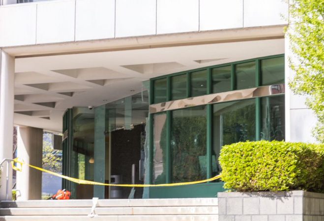 Un total de 4 muertos deja tiroteo en un banco de Louisville, en EEUU