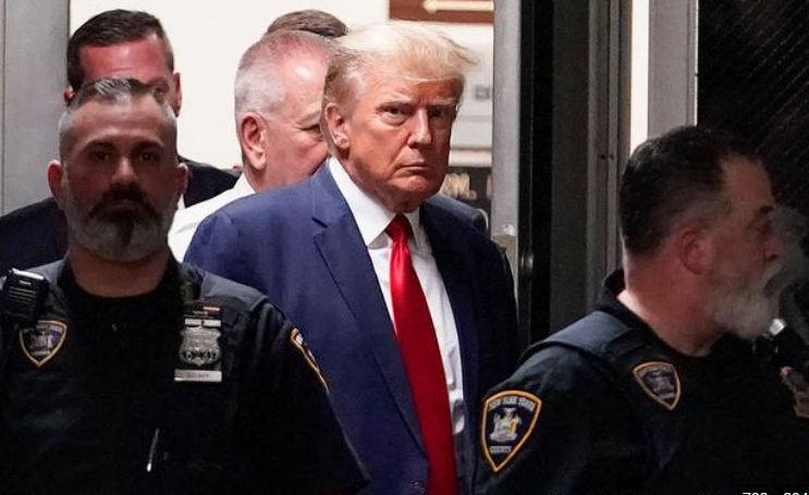 Trump se presentó nuevamente ante la justicia en Nueva York Trump se presentó nuevamente ante la justicia en Nueva York