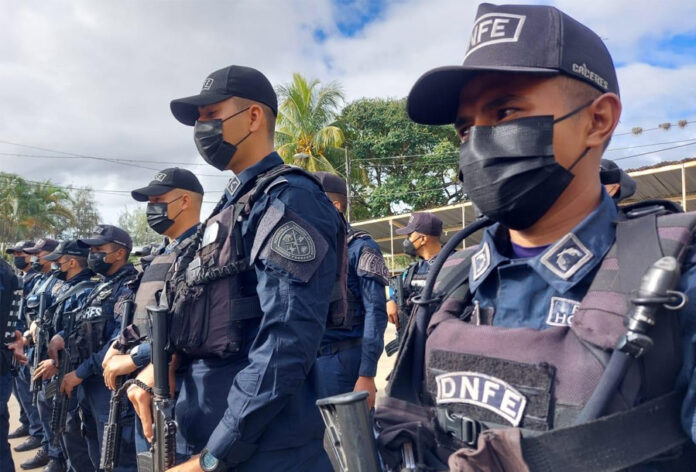 Los Cobras toman el control de las cárceles