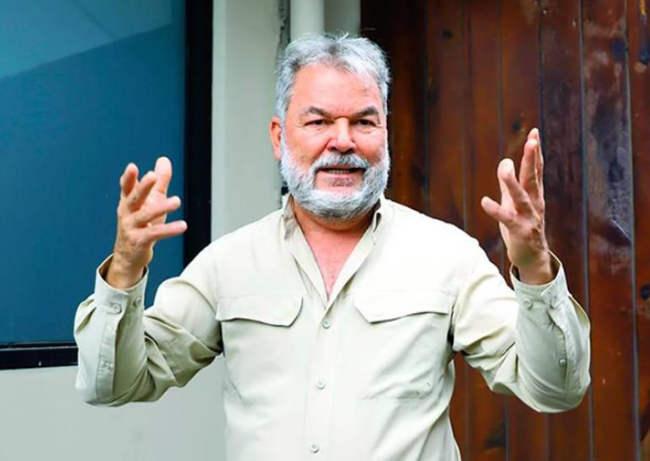 Roberto Contreras: “Tenemos dos presidentes, una electa y otro en funciones”