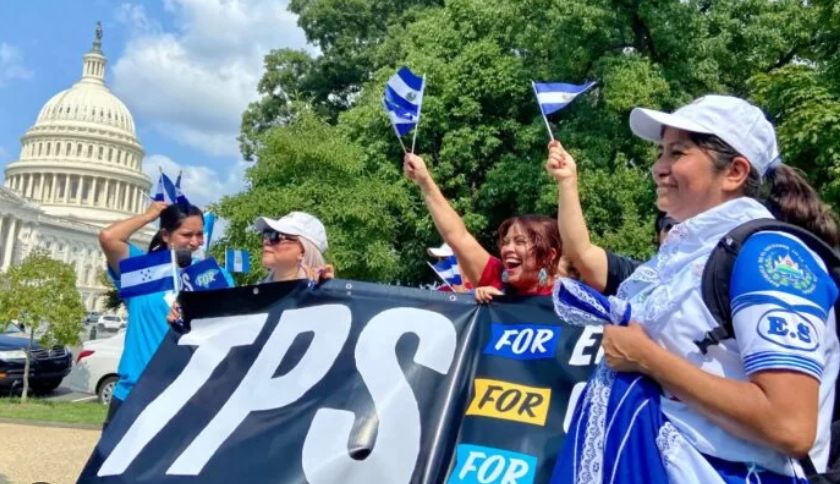 Más de un centenar de legisladores piden ampliar TPS a El Salvador y Honduras