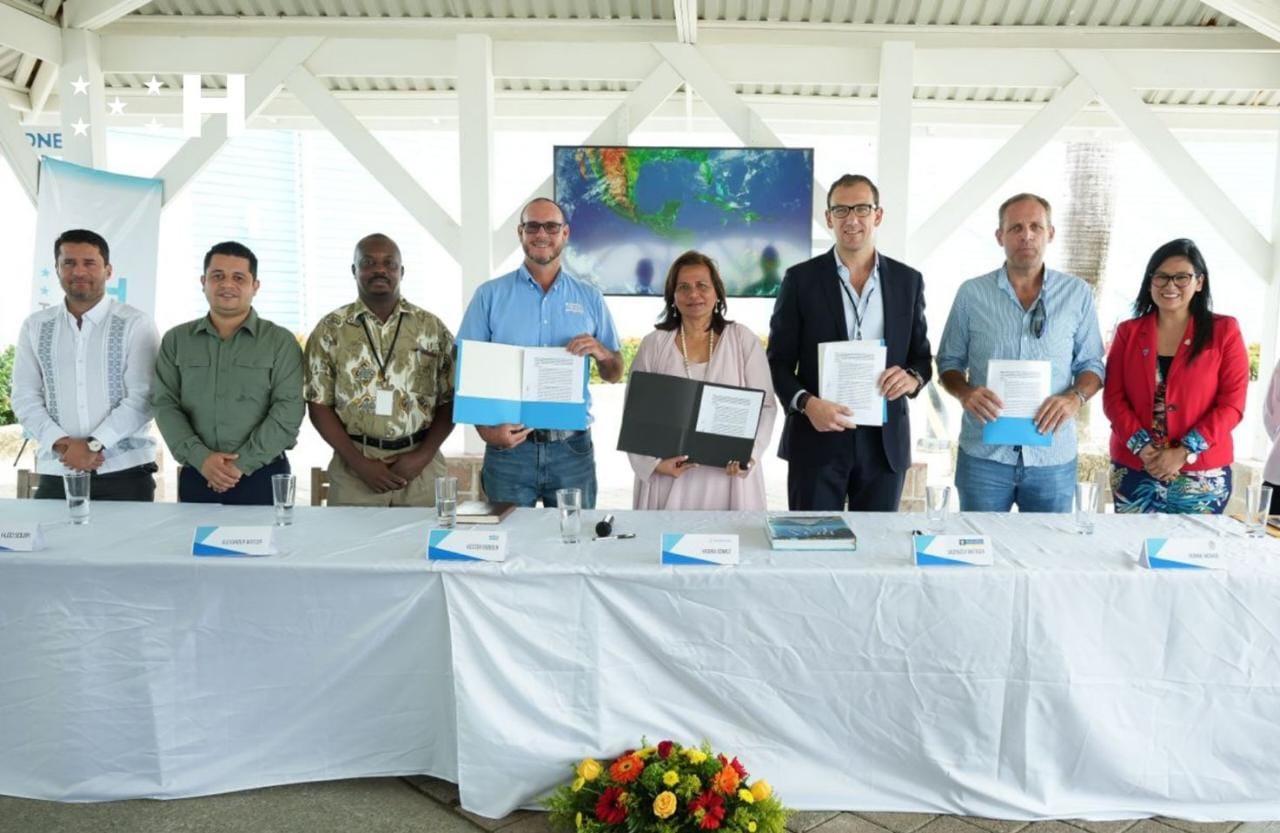 CICESCT acompaña firma de convenio entre Puerto de Roatán y IHT para fortalecer el turismo y la prevención de trata de personas