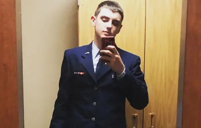 El FBI detiene al supuesto autor de las filtraciones de documentos secretos