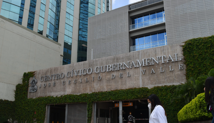 Mañana cortan el suministro del agua al Centro Cívico Gubernamental, por deuda millonaria